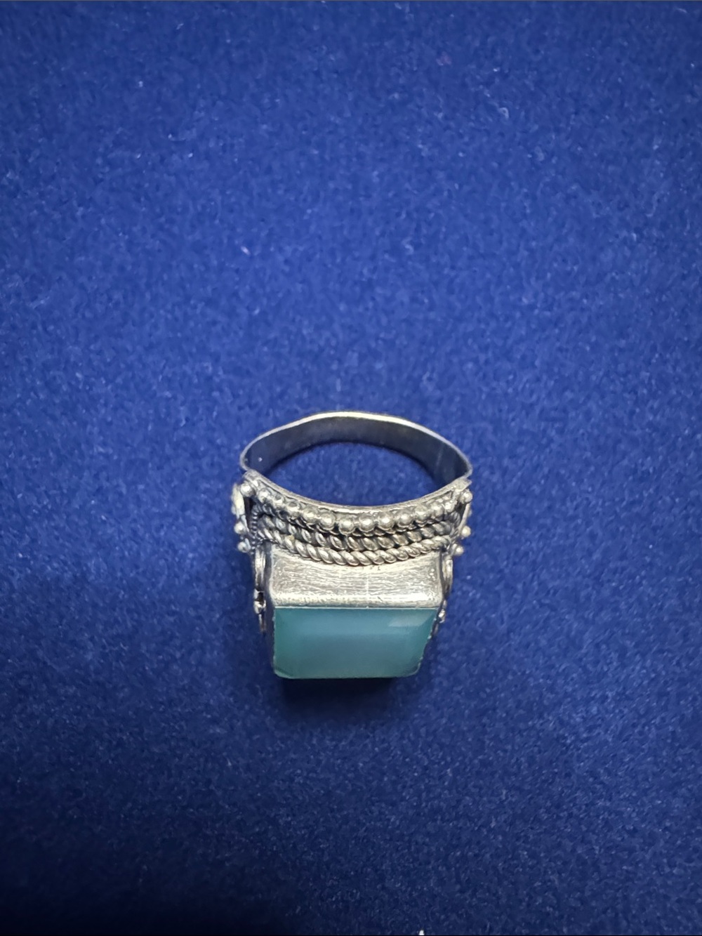 Sterling Silver ring with aquamarine stone 💎 Statement Ring size 7